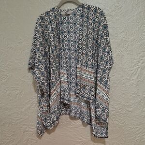 Look .Women'sElegant Blue and White Patterned Blouse One Size